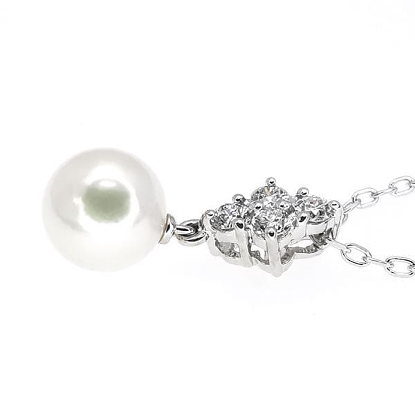 Mikimoto K18WG necklace featuring a 7.5mm pearl and small diamond on a 38cm white gold chain