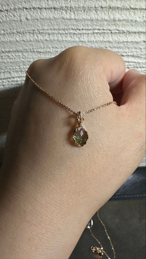 Agete K10 gold necklace set with tourmaline pendant and small diamonds on a 50 cm chain