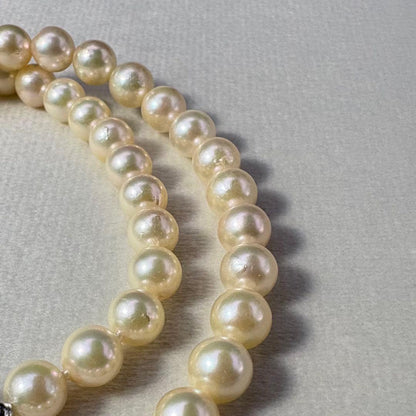 Akoya pearl necklace with 6.6-7.0mm round genuine pearls and silver clasp, 44cm length