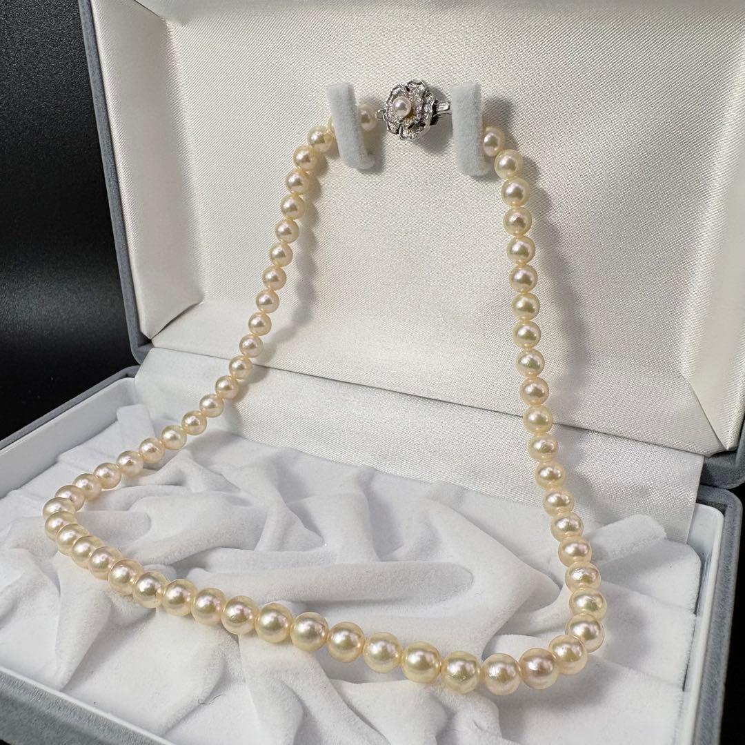 Akoya pearl necklace with 6.6-7.0mm round genuine pearls and silver clasp, 44cm length