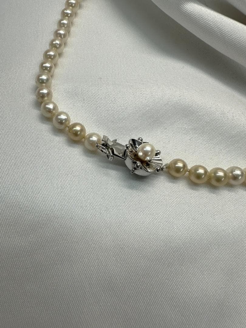 Akoya genuine pearl necklace with 6.2mm pearls and silver engraved clasp with safety feature