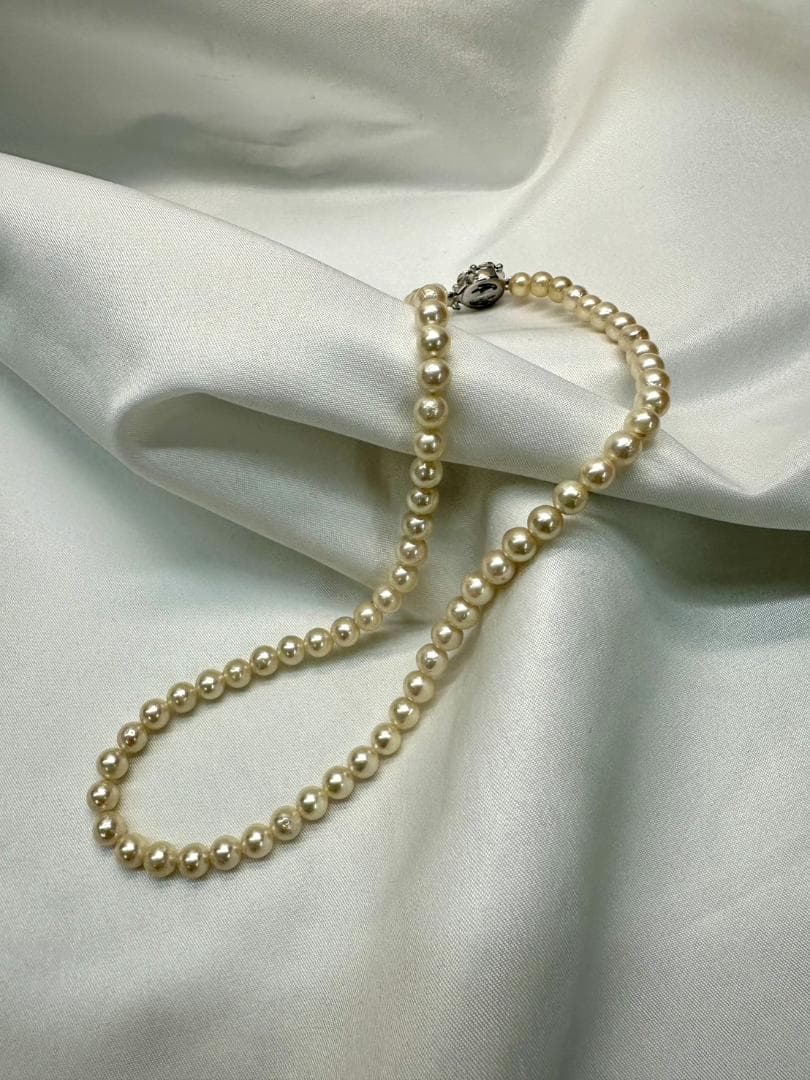 Akoya genuine pearl necklace with 6.2mm pearls and silver engraved clasp with safety feature