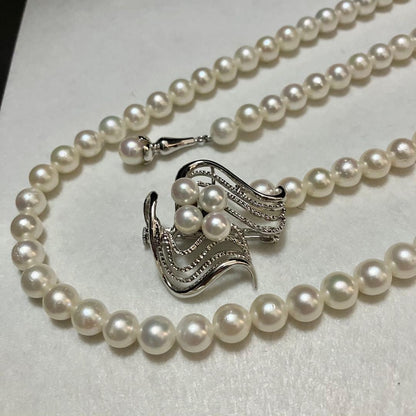 Law Super Long Akoya Pearl Necklace with 7.5mm pearls, 125cm length, featuring a 3cm clasp