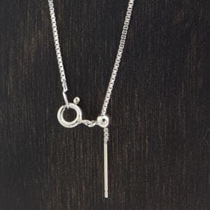 Silver SV925 Venetian chain necklace with three semi-round Akoya pearls sized 7-8.7 mm