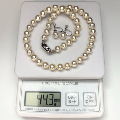 Large Akoya pearl necklace and matching earrings with white round pearls and silver stamp, 8.5mm size, 43cm length