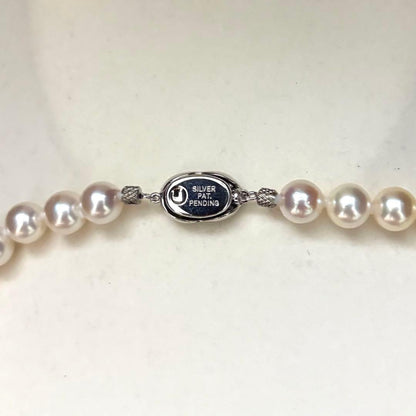 Large Akoya pearl necklace and matching earrings with white round pearls and silver stamp, 8.5mm size, 43cm length