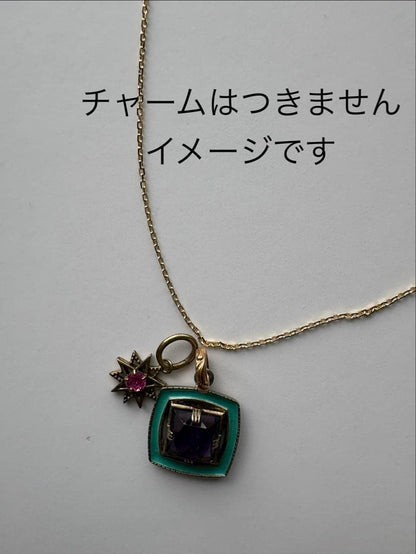 Agate square-beaded gold necklace approximately 75cm long with adjustable chain and guarantee certificate