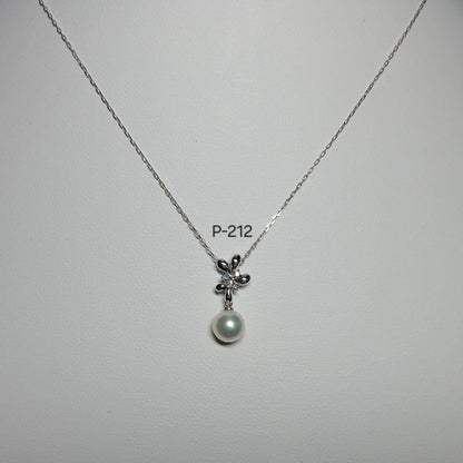 P212 pearl pendant featuring 7.0-7.5 mm Akoya pearls, diamonds, sky blue topaz on 40 cm gold chain