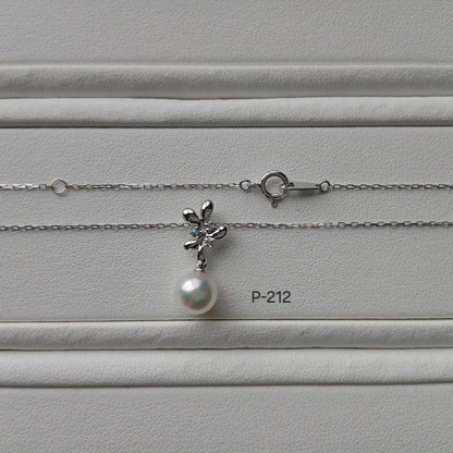 P212 pearl pendant featuring 7.0-7.5 mm Akoya pearls, diamonds, sky blue topaz on 40 cm gold chain