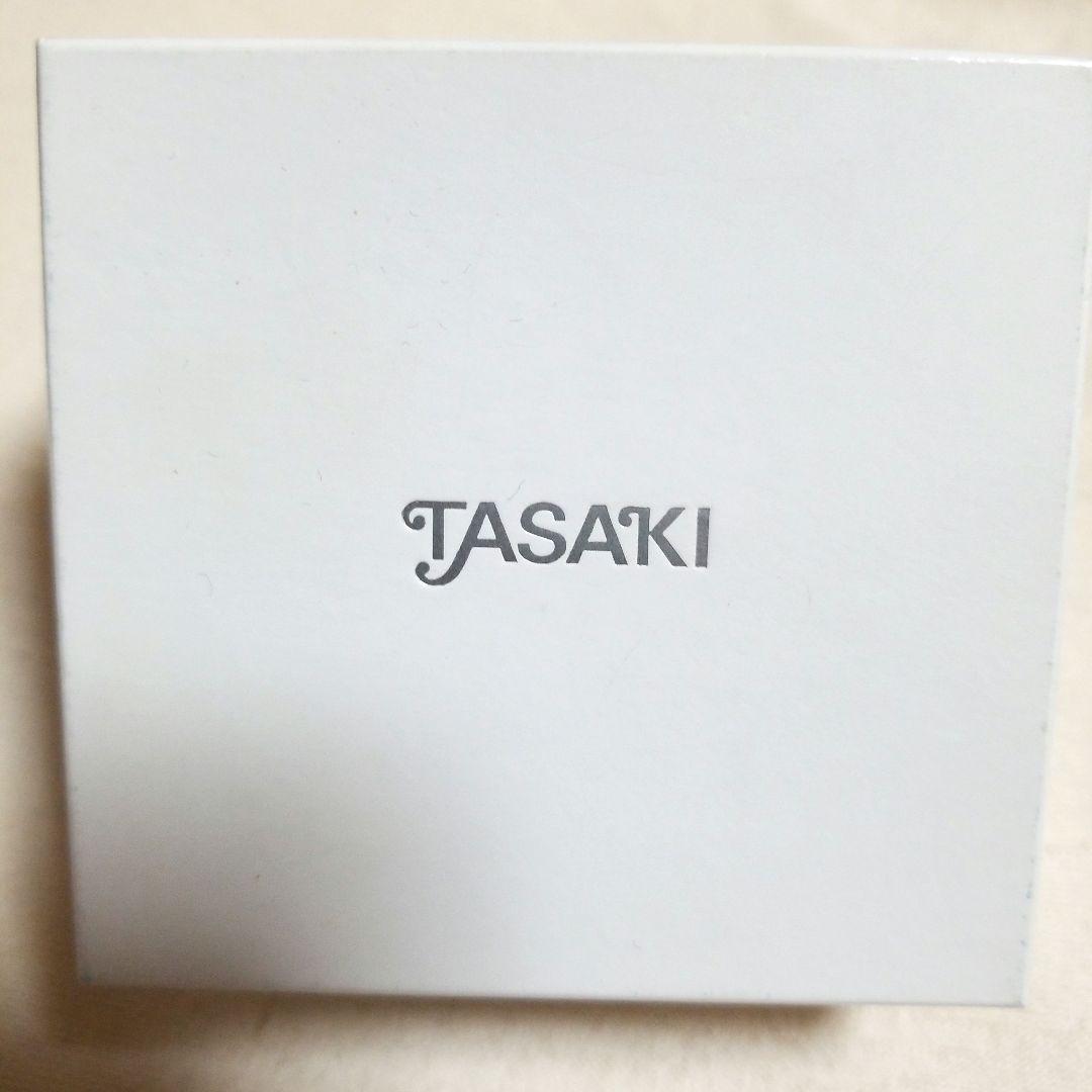Silver Tasaki Pearl Freshwater Pearl Pendant with delicate pearl motif design