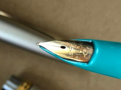 Pilot Fountain Pen with 14K-585 gold nib, fine size, and black barrel from vintage Showa era