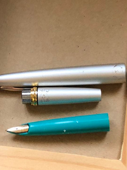 Pilot Fountain Pen with 14K-585 gold nib, fine size, and black barrel from vintage Showa era