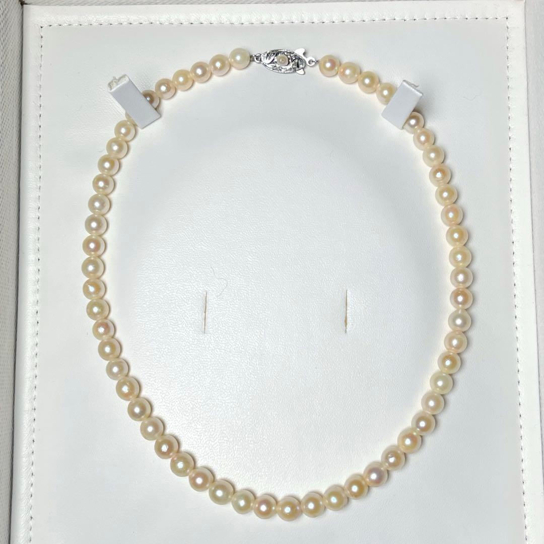 Akoya pearl necklace with 6.0-6.5mm round white pearls and engraved SILVER clasp, 37cm length