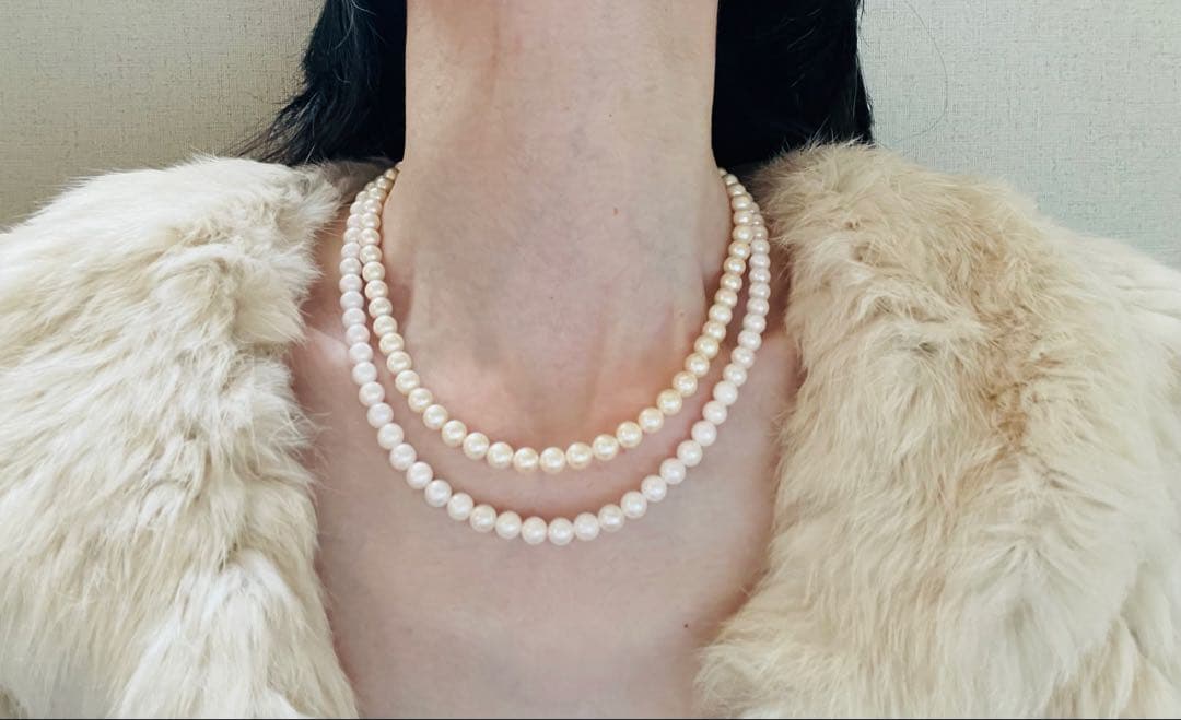 Akoya pearl necklace with 7mm Japanese pearls and champagne gold chain, 42cm length
