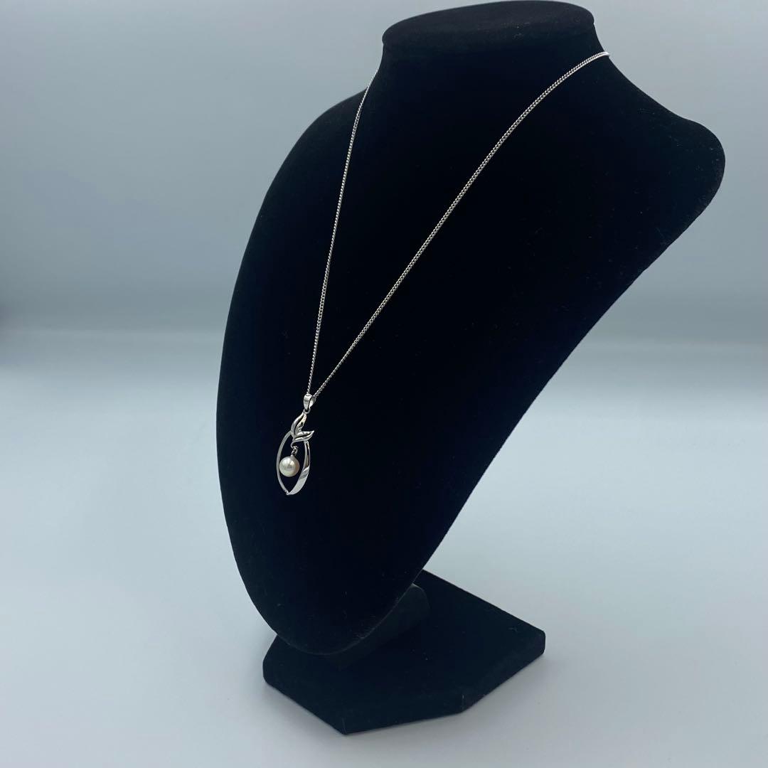 Mikimoto pearl pendant necklace featuring a 6.5mm pearl with 2x3cm pendant on a 39cm chain