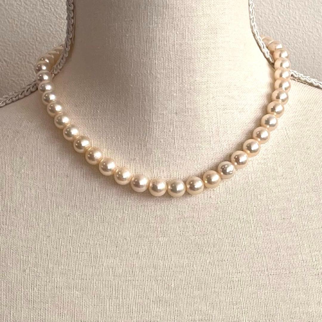 Akoya white pearl necklace with 8.6-8.8mm pearls and silver clasp, 41cm length