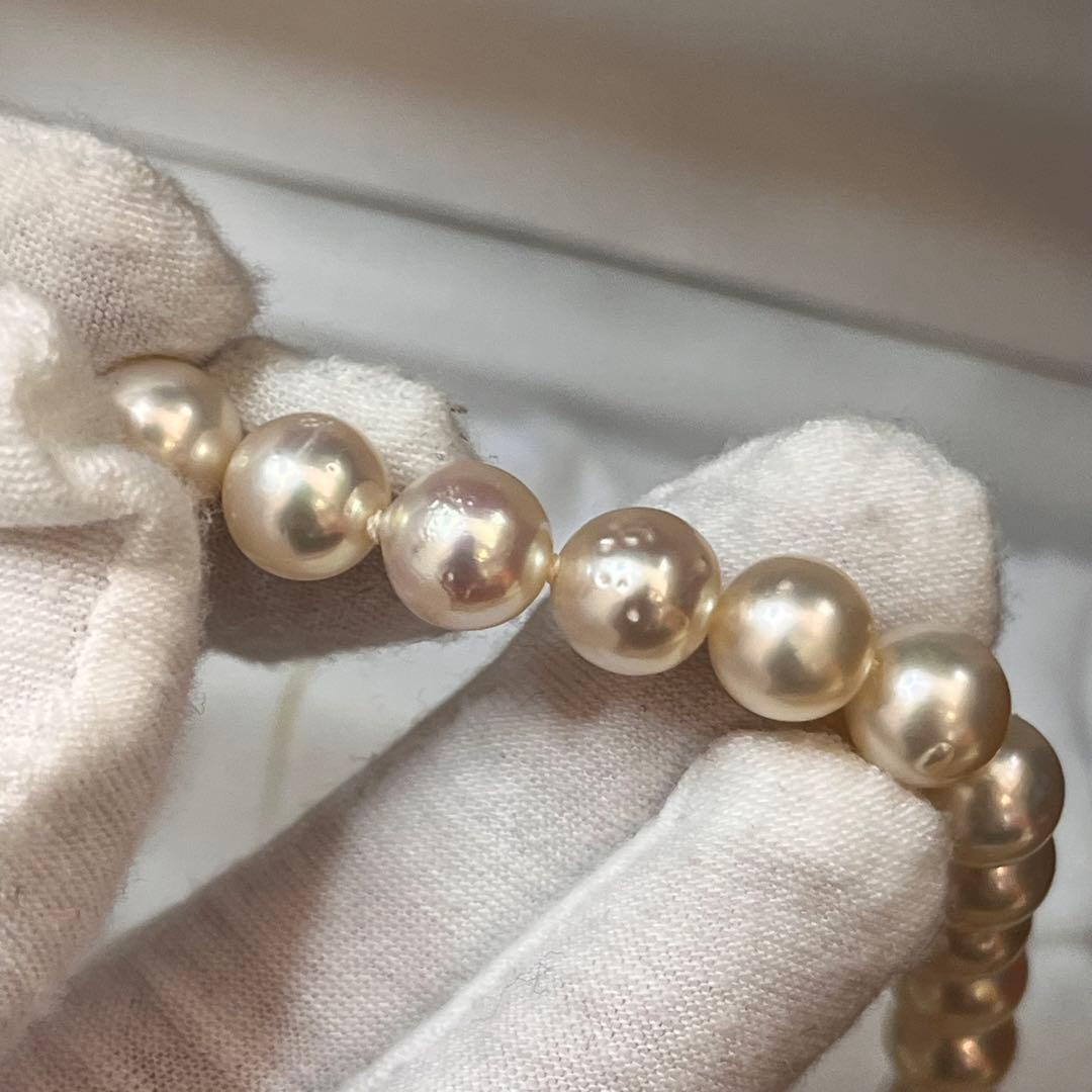 Akoya white pearl necklace with 8.6-8.8mm pearls and silver clasp, 41cm length