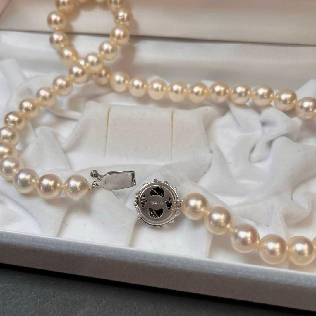 Akoya white pearl necklace with 8.6-8.8mm pearls and silver clasp, 41cm length