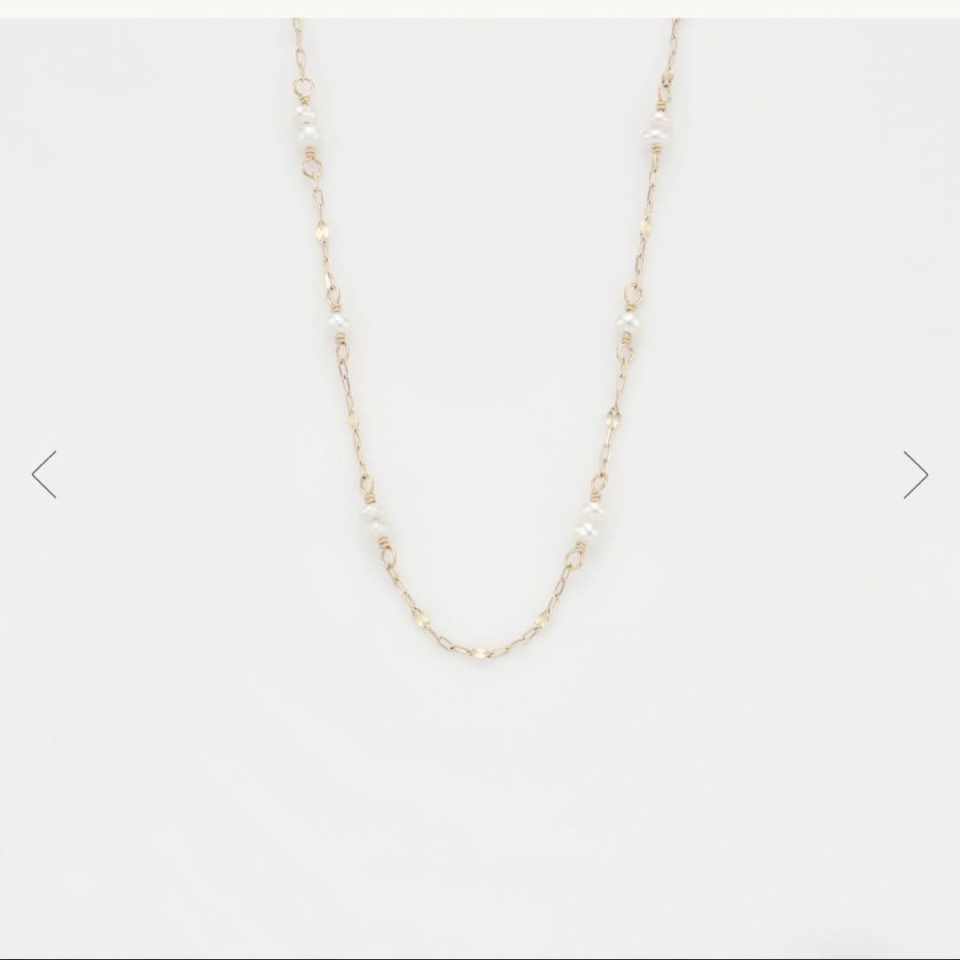 Agete pearl necklace with 45 cm length featuring lustrous white pearls on a delicate chain