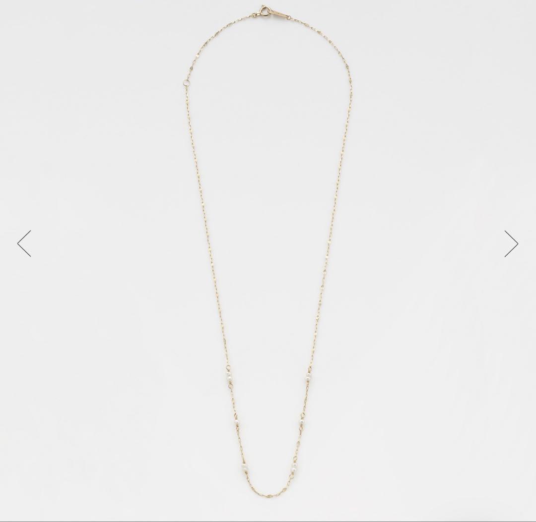 Agete pearl necklace with 45 cm length featuring lustrous white pearls on a delicate chain