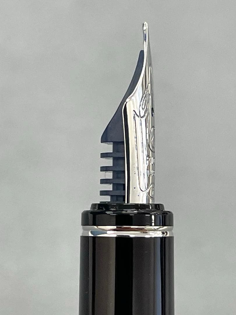 Red Pilot Gransee NC fountain pen with fine 14K gold nib, black accents, including converter and cartridges