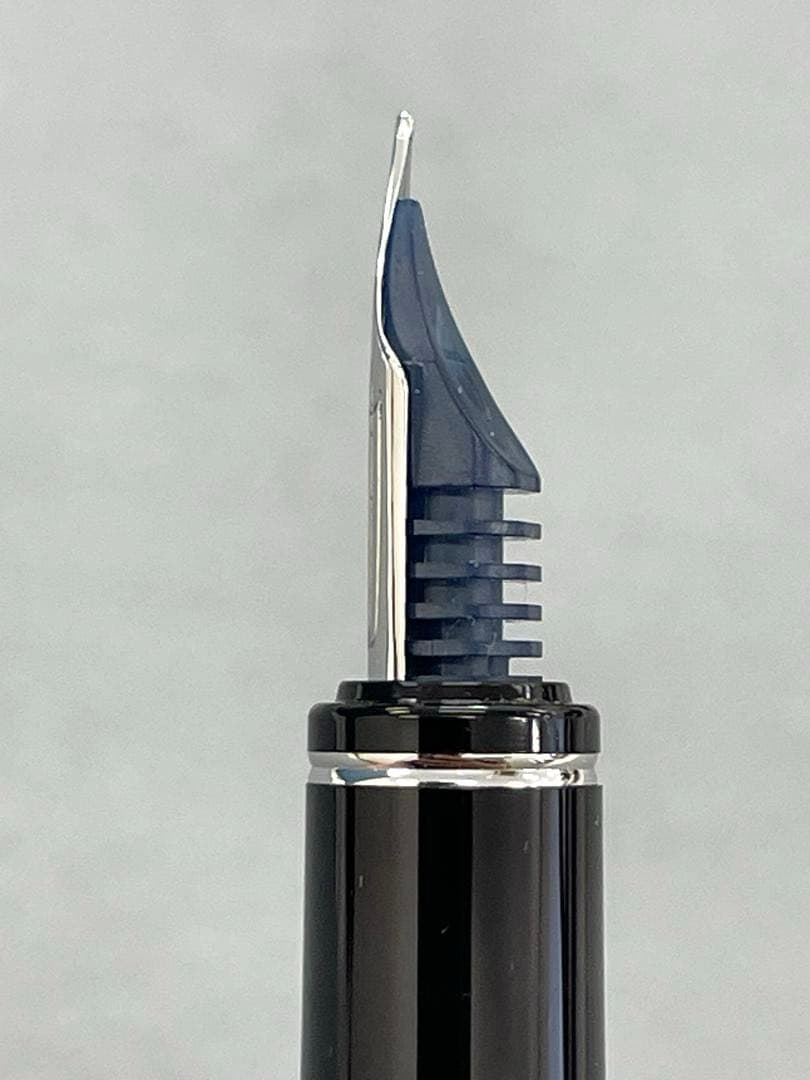 Red Pilot Gransee NC fountain pen with fine 14K gold nib, black accents, including converter and cartridges