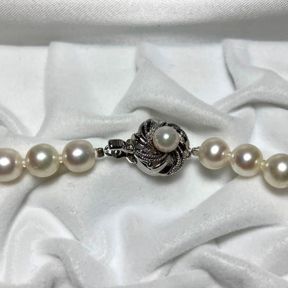 Akoya pearl necklace with 7.0-7.5mm pearls on a 44cm strand featuring a silver clasp