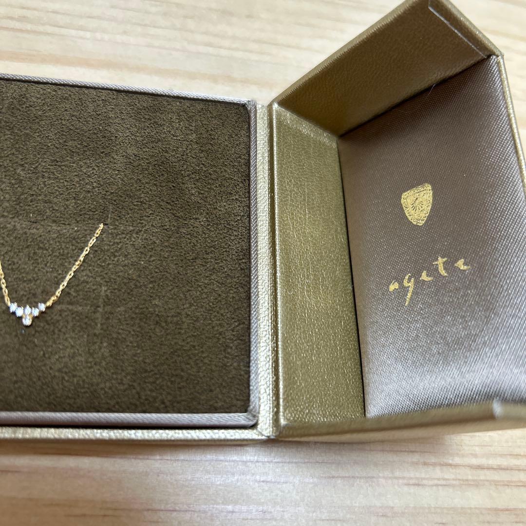 Agete gold necklace featuring a sparkling diamond pendant on a 40 cm chain