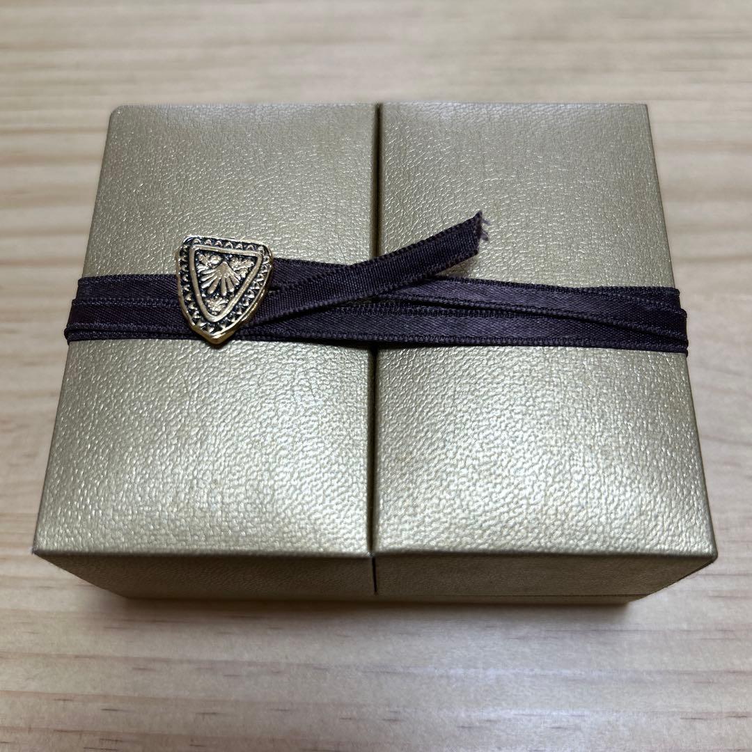 Agete gold necklace featuring a sparkling diamond pendant on a 40 cm chain