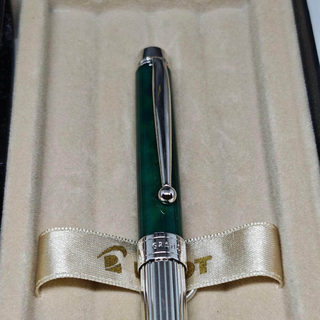 Unused Pilot Grand Se Rhodium Combo green ballpoint pen with rhodium accents and green barrel