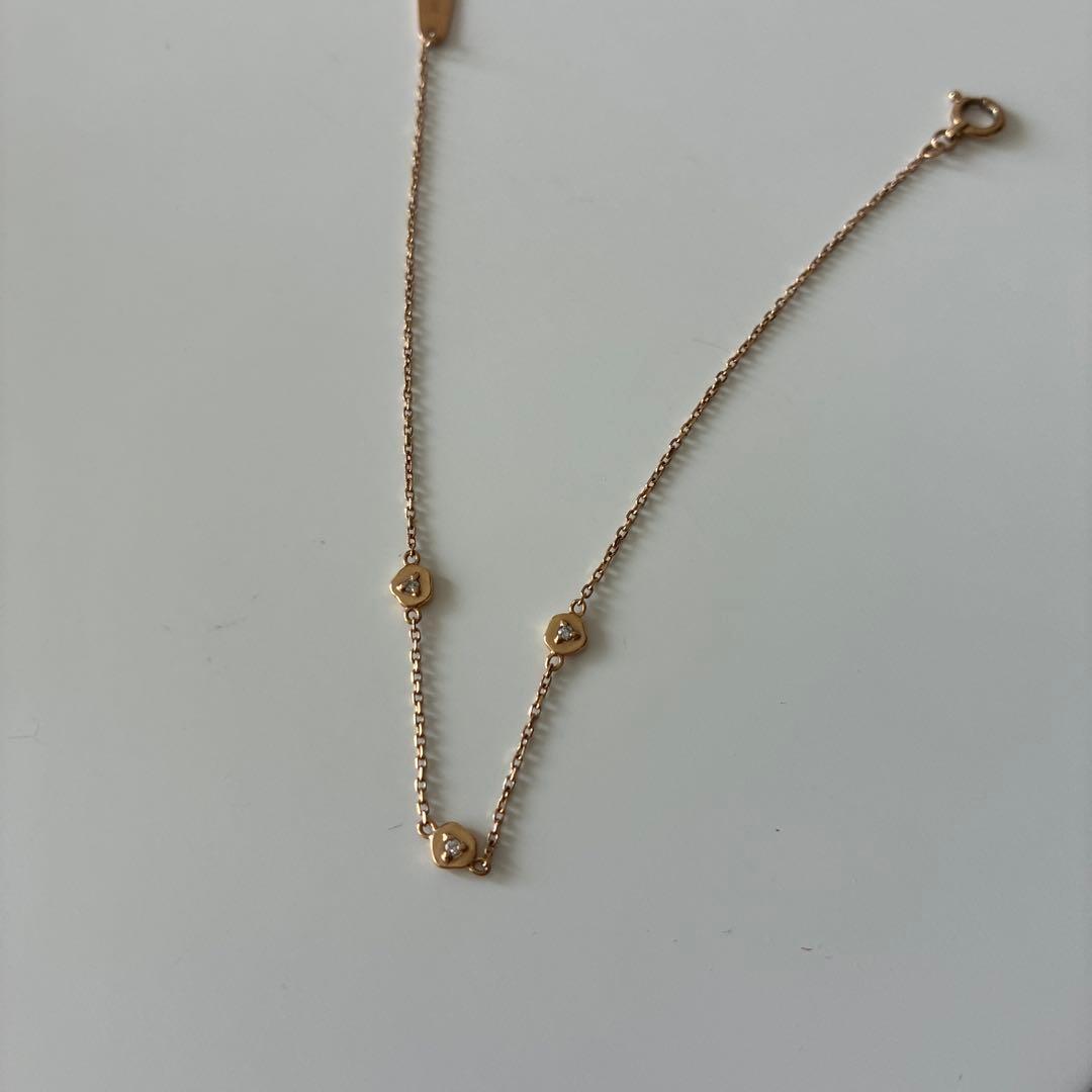 Agate K10 Gold Bracelet featuring delicate diamonds on a fine gold chain