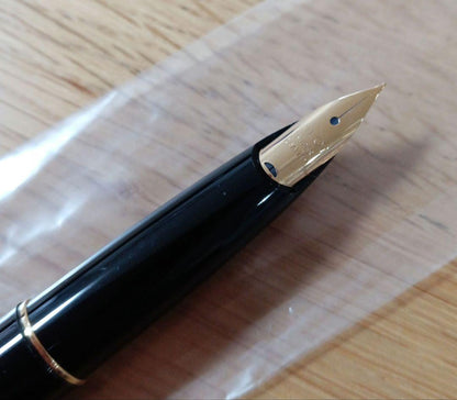 Black Pilot DPN-70-BEF fountain desk pen with extra fine nib in new unused condition