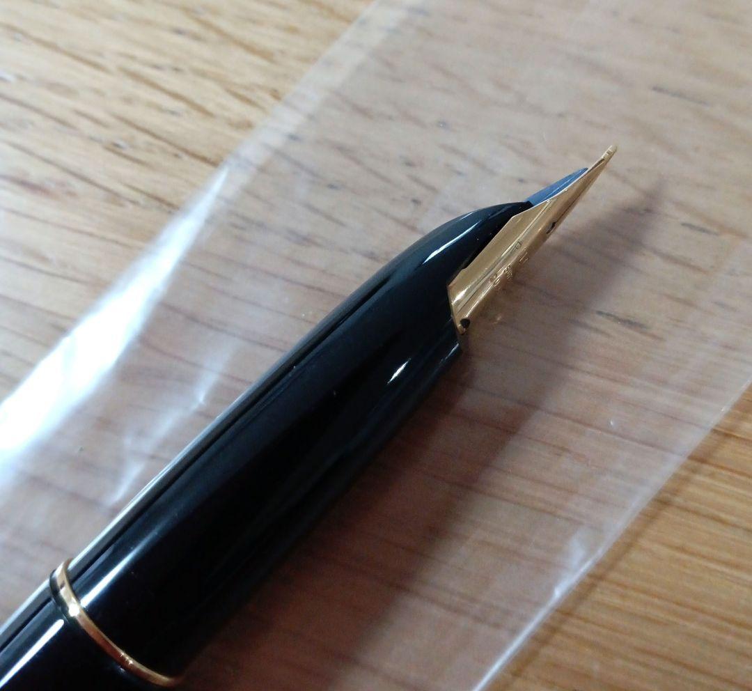 Black Pilot DPN-70-BEF fountain desk pen with extra fine nib in new unused condition