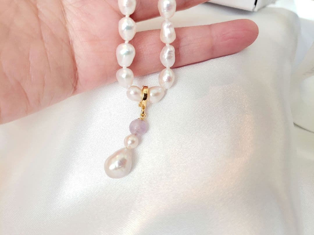 Akoya large 11.5mm pearl pendant with green, pink, blue iridescent colors and amethyst gemstone