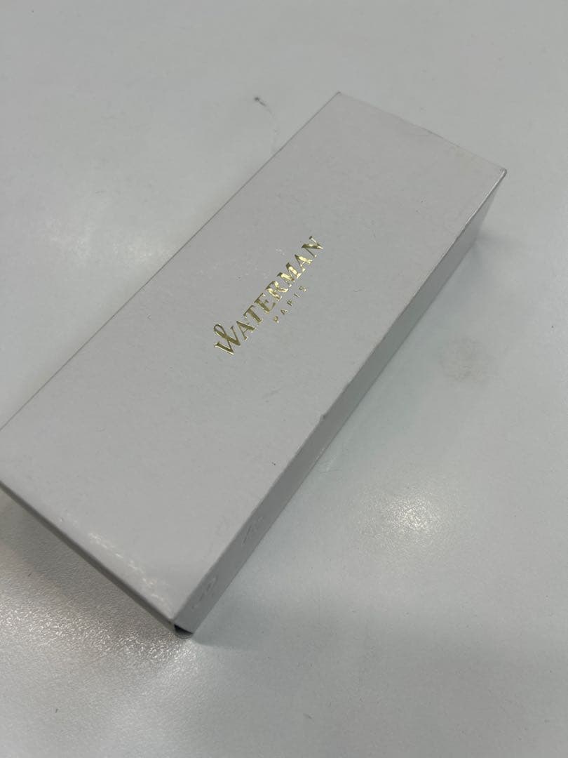Waterman Silver Gold fountain pen with slim body, gold-plated cap, and dedicated case