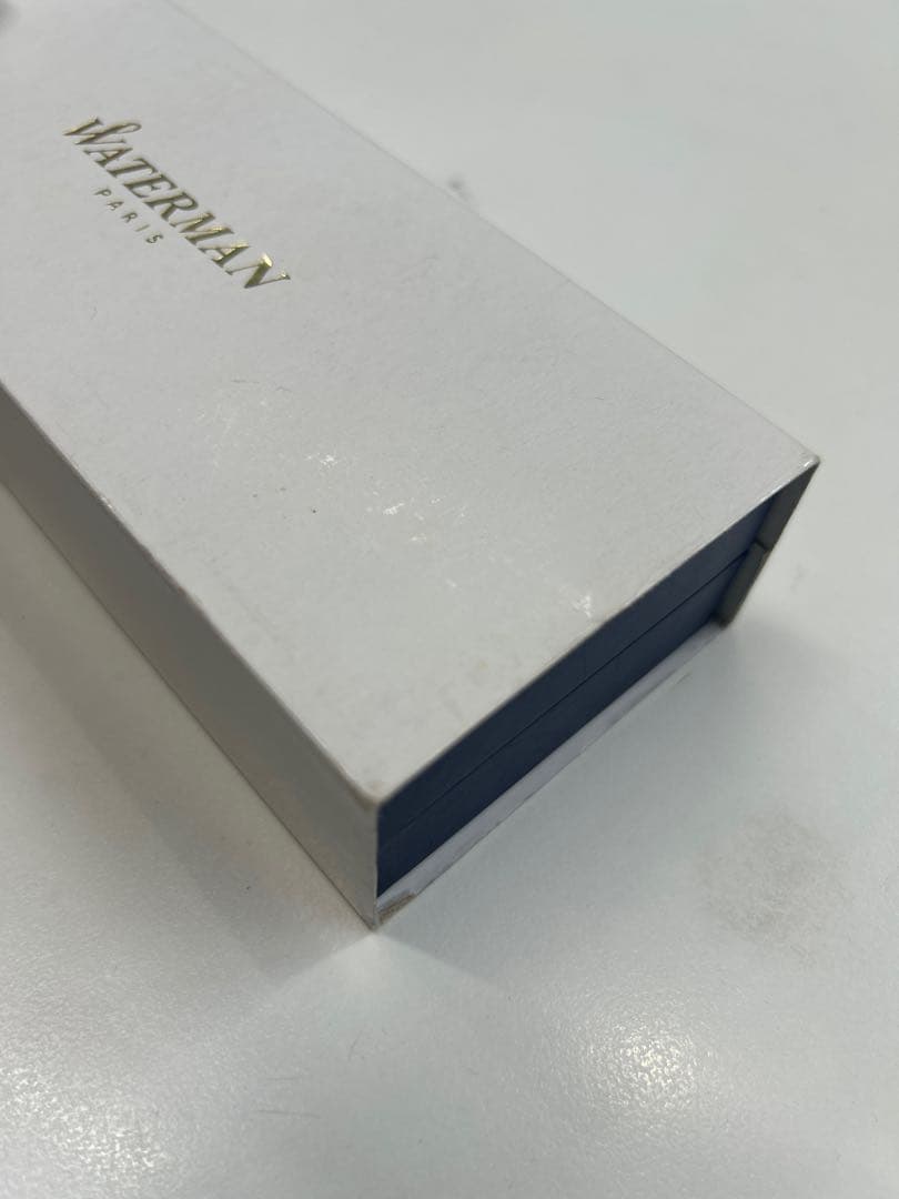 Waterman Silver Gold fountain pen with slim body, gold-plated cap, and dedicated case
