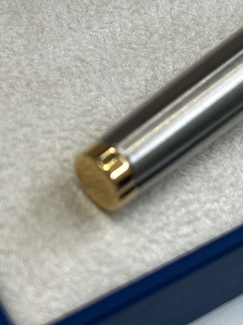 Waterman Silver Gold fountain pen with slim body, gold-plated cap, and dedicated case