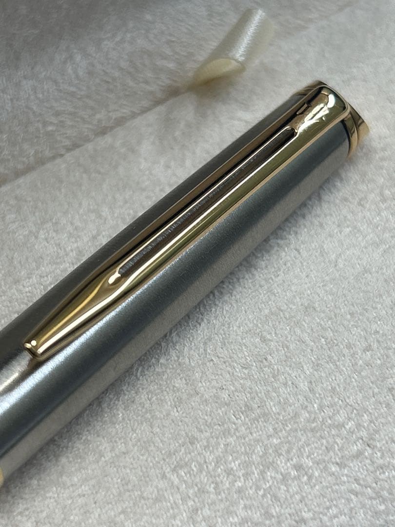 Waterman Silver Gold fountain pen with slim body, gold-plated cap, and dedicated case