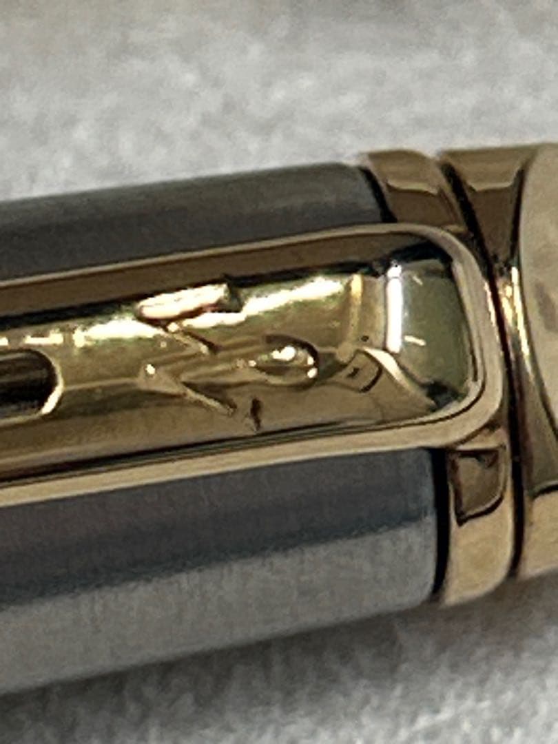 Waterman Silver Gold fountain pen with slim body, gold-plated cap, and dedicated case