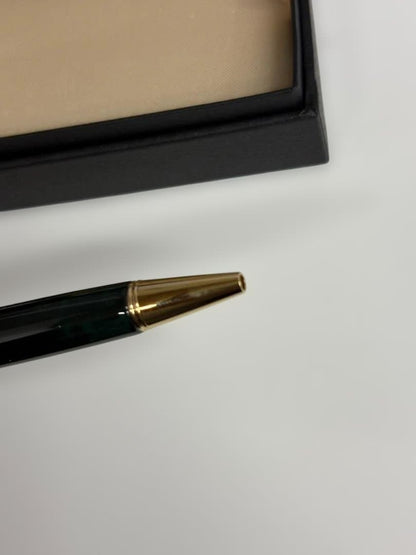 KWPILOT green ballpoint pen body with gold accents and oil-based ink