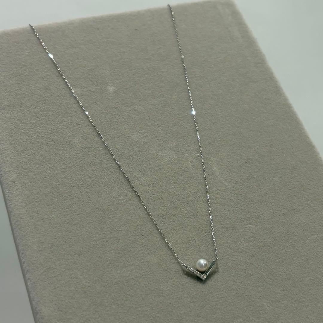 Law Pink Akoya pearl necklace with 0.03ct diamond set in platinum, featuring 3.5-4.0 mm pearls on a 41 cm chain