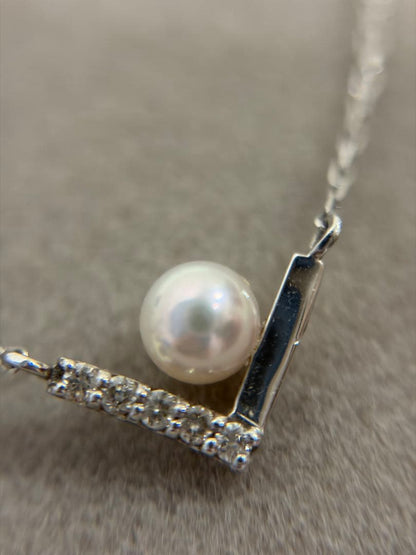 Law Pink Akoya pearl necklace with 0.03ct diamond set in platinum, featuring 3.5-4.0 mm pearls on a 41 cm chain
