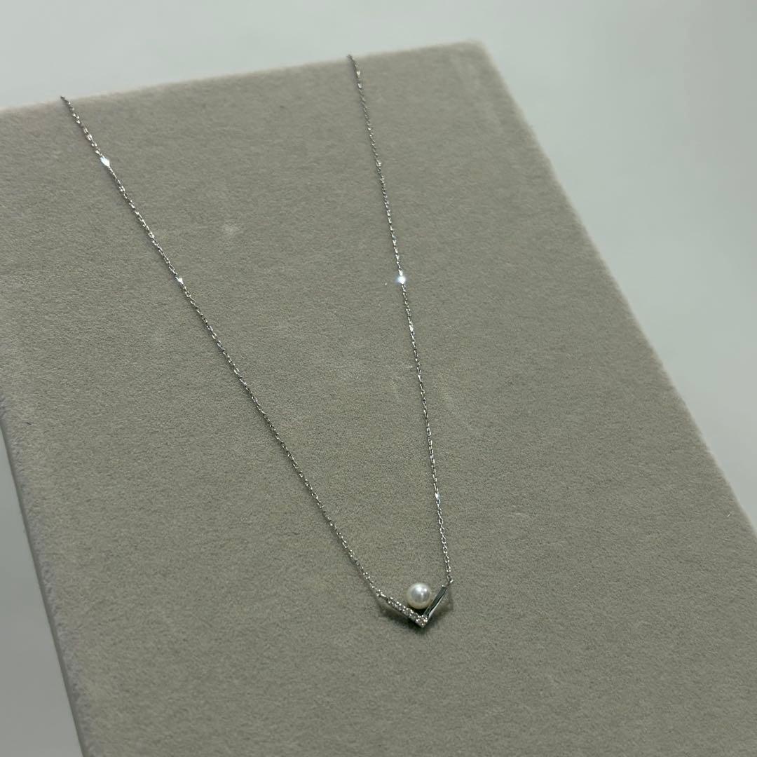 Law Pink Akoya pearl necklace with 0.03ct diamond set in platinum, featuring 3.5-4.0 mm pearls on a 41 cm chain