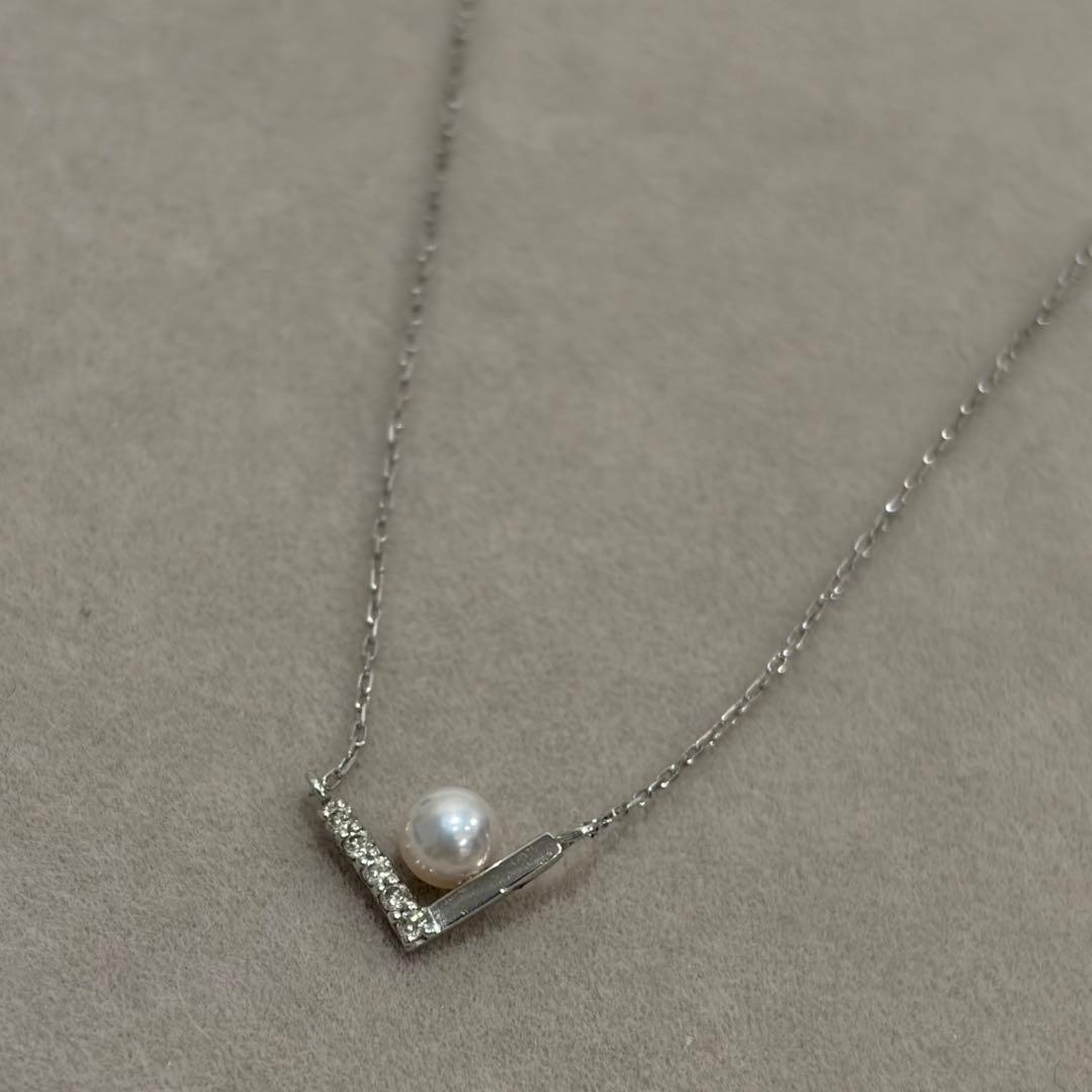 Law Pink Akoya pearl necklace with 0.03ct diamond set in platinum, featuring 3.5-4.0 mm pearls on a 41 cm chain