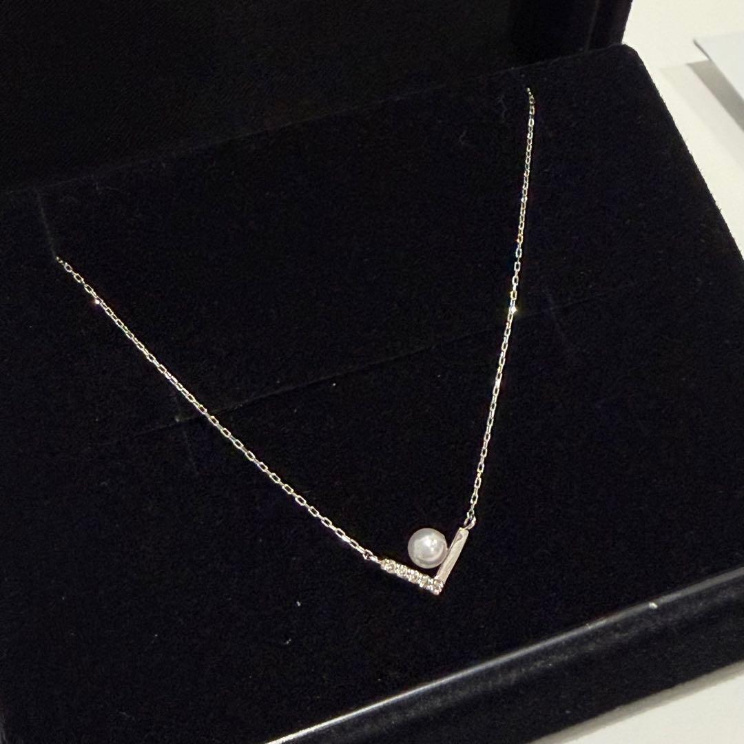 Law Pink Akoya pearl necklace with 0.03ct diamond set in platinum, featuring 3.5-4.0 mm pearls on a 41 cm chain