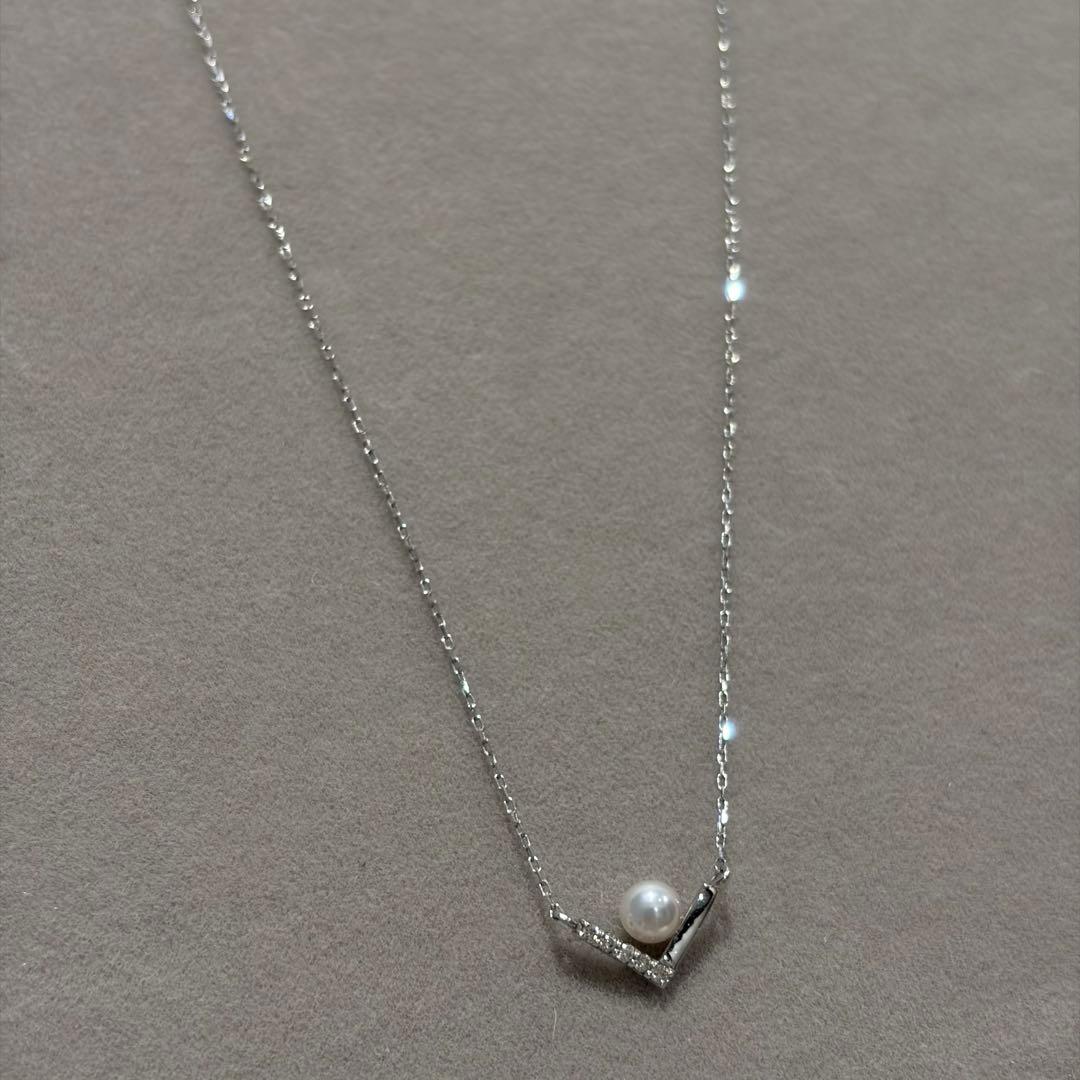 Law Pink Akoya pearl necklace with 0.03ct diamond set in platinum, featuring 3.5-4.0 mm pearls on a 41 cm chain