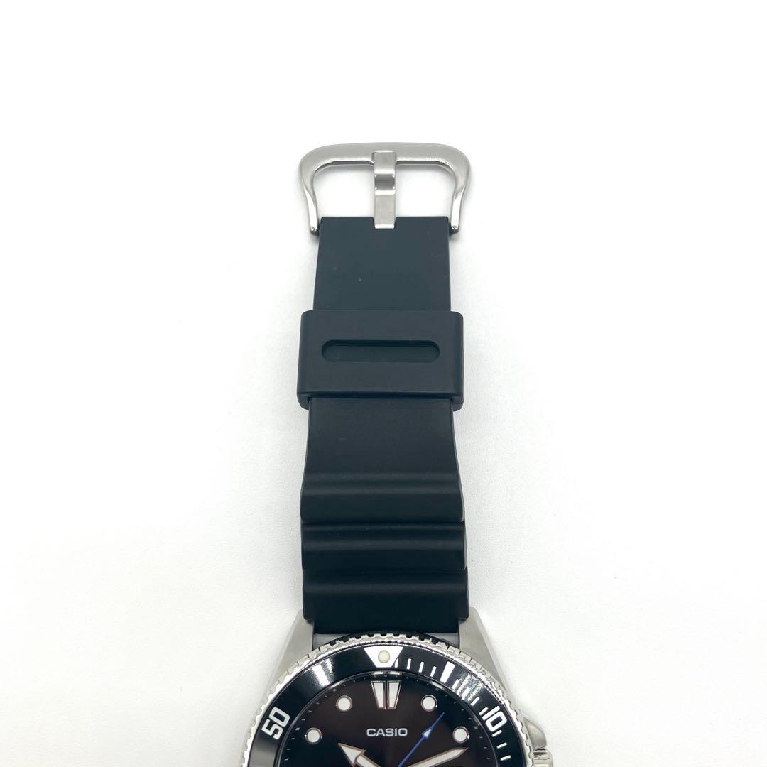 CASIO MDV-107 Quartz Men's Watch — Japanese