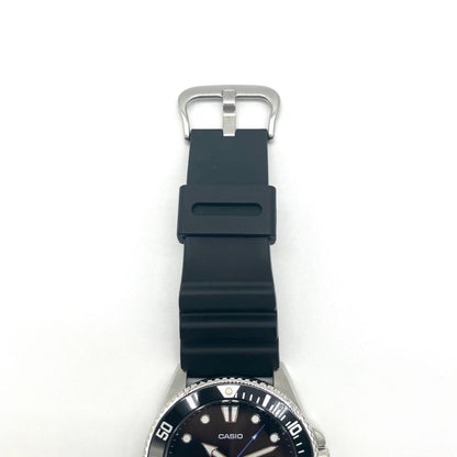 CASIO MDV-107 Quartz Men's Watch — Japanese