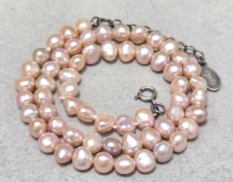 agete pink freshwater pearl silver necklace with 40cm length shown on white background