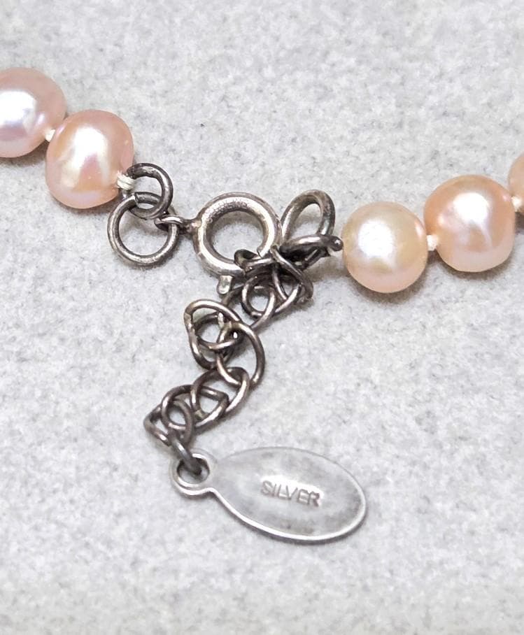agete pink freshwater pearl silver necklace with 40cm length shown on white background